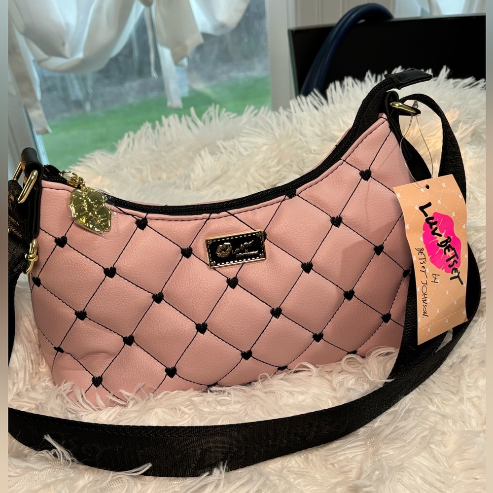 NWT Betsey Johnson Pink Quilted Black Heart Shoulder Bag Crossbody - Picture 3 of 14